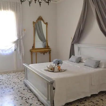 Le Reve לינה וארוחת בוקר 3*